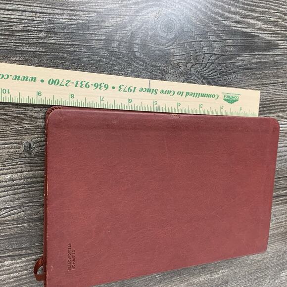 HOLY BIBLE NKJV RED LETTER EDITION NELSON LEATHERTOUCH New King James Version - Picture 5 of 11